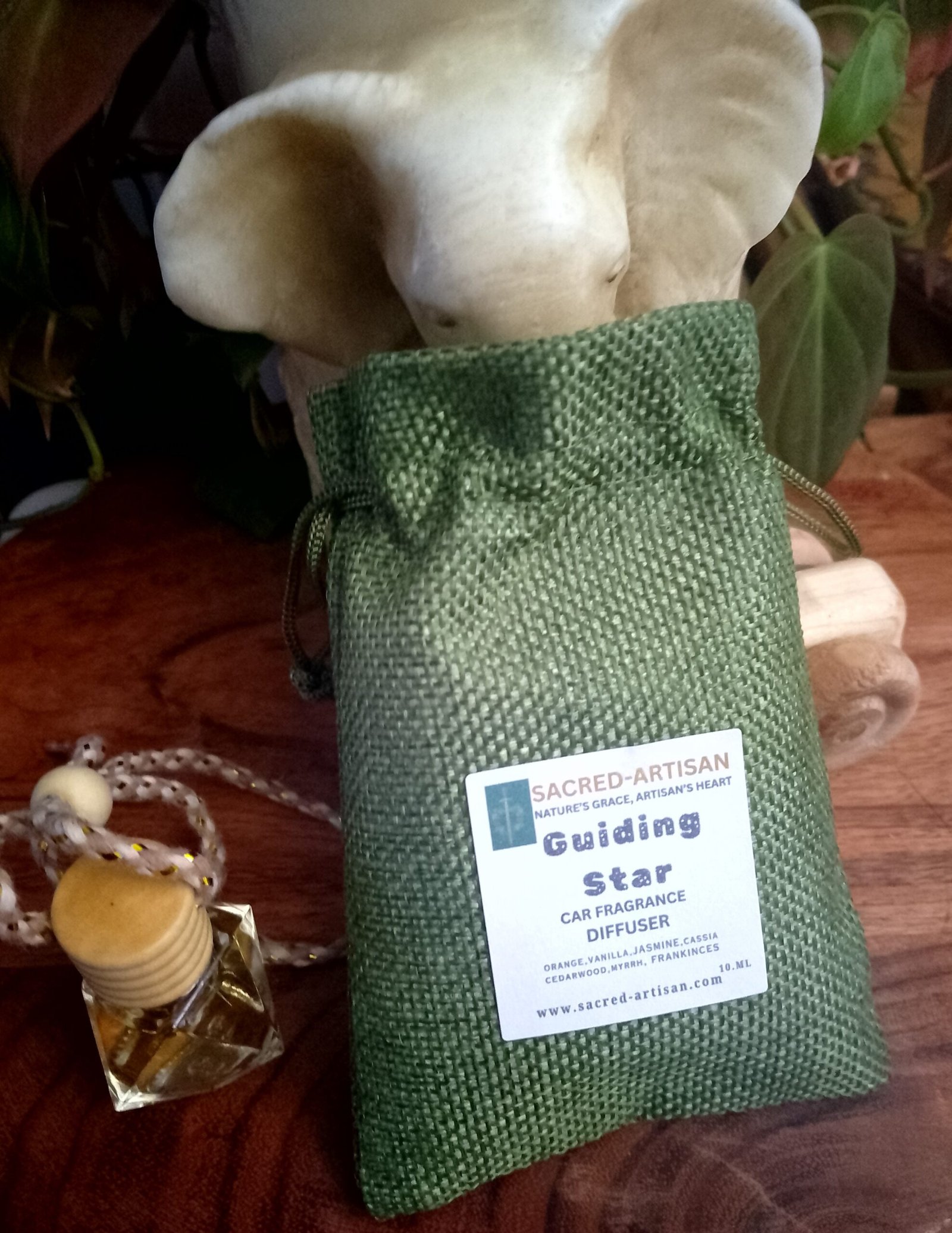 GUIDING STAR CAR FRAGRANCE DIFFUSER (WOODY)