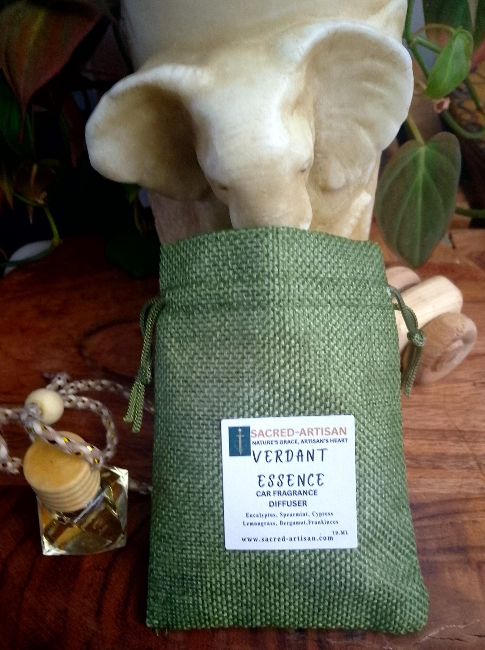 VERDANT ESSENCE CAR FRAGRANCE DIFFUSER